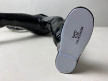 Load image into Gallery viewer, FLOWER BOMBER FIGURINE