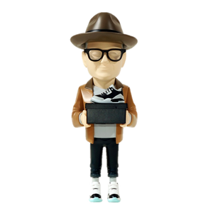 SHOE DESIGNER TINKER HATFIELD FIGURINE AUTHORS SERIES